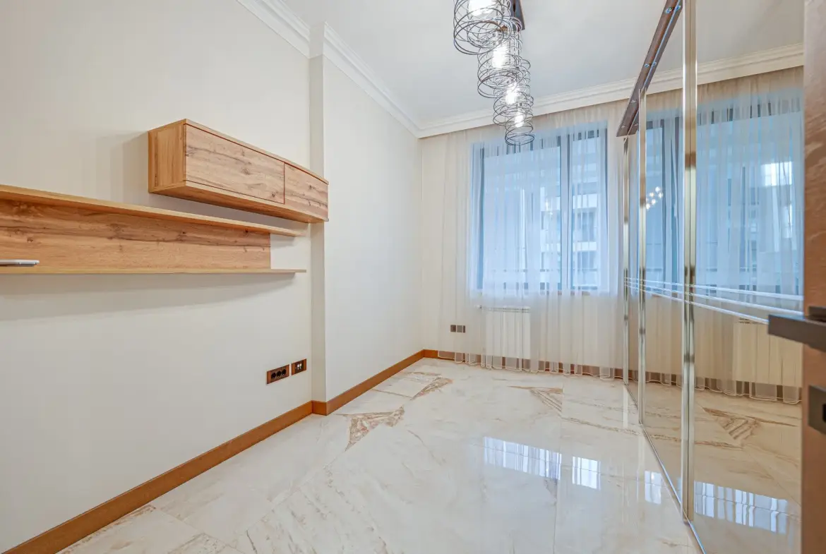 Fully furnished four-room apartment in a gated residential complex in the Lozenets neighborhood