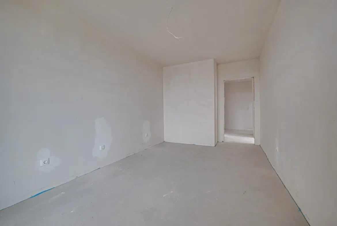 Three-room apartment in a modern new building next to MALL Paradise for sale
