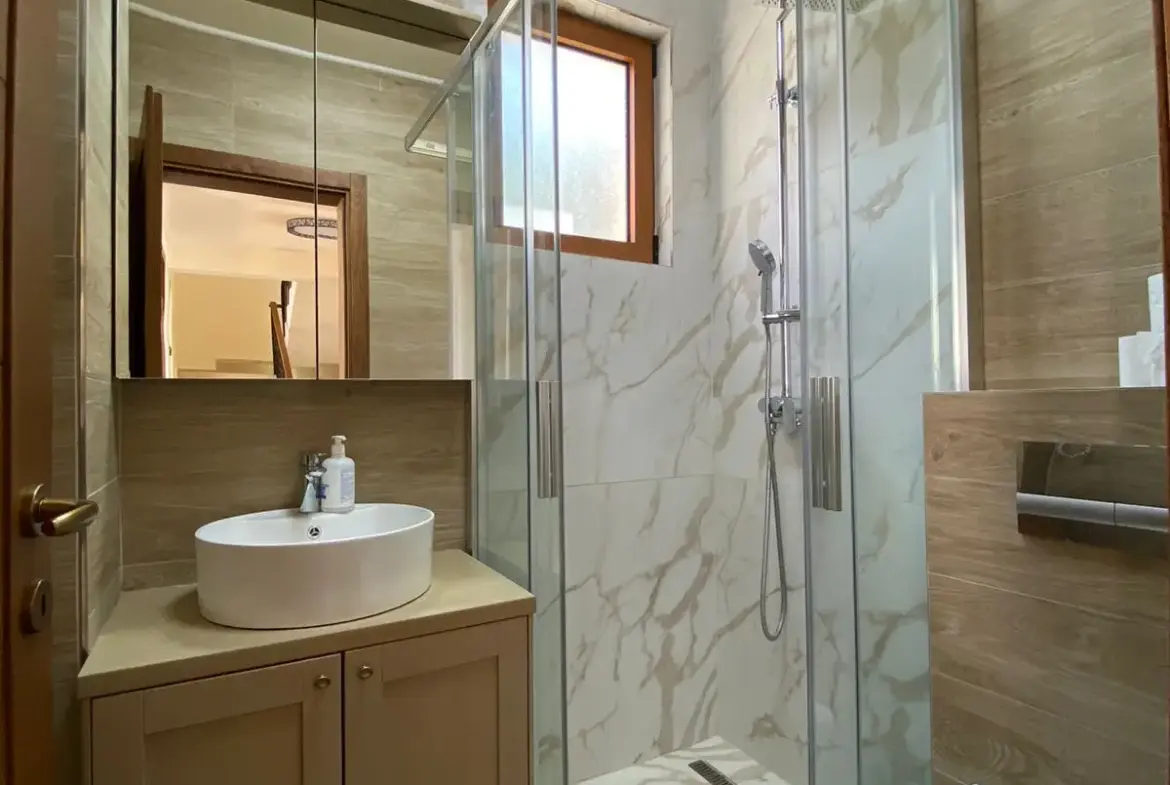 Exceptional four bedrooms villa
