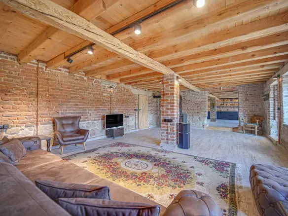 Residence surrounded by nature in the village of Plana