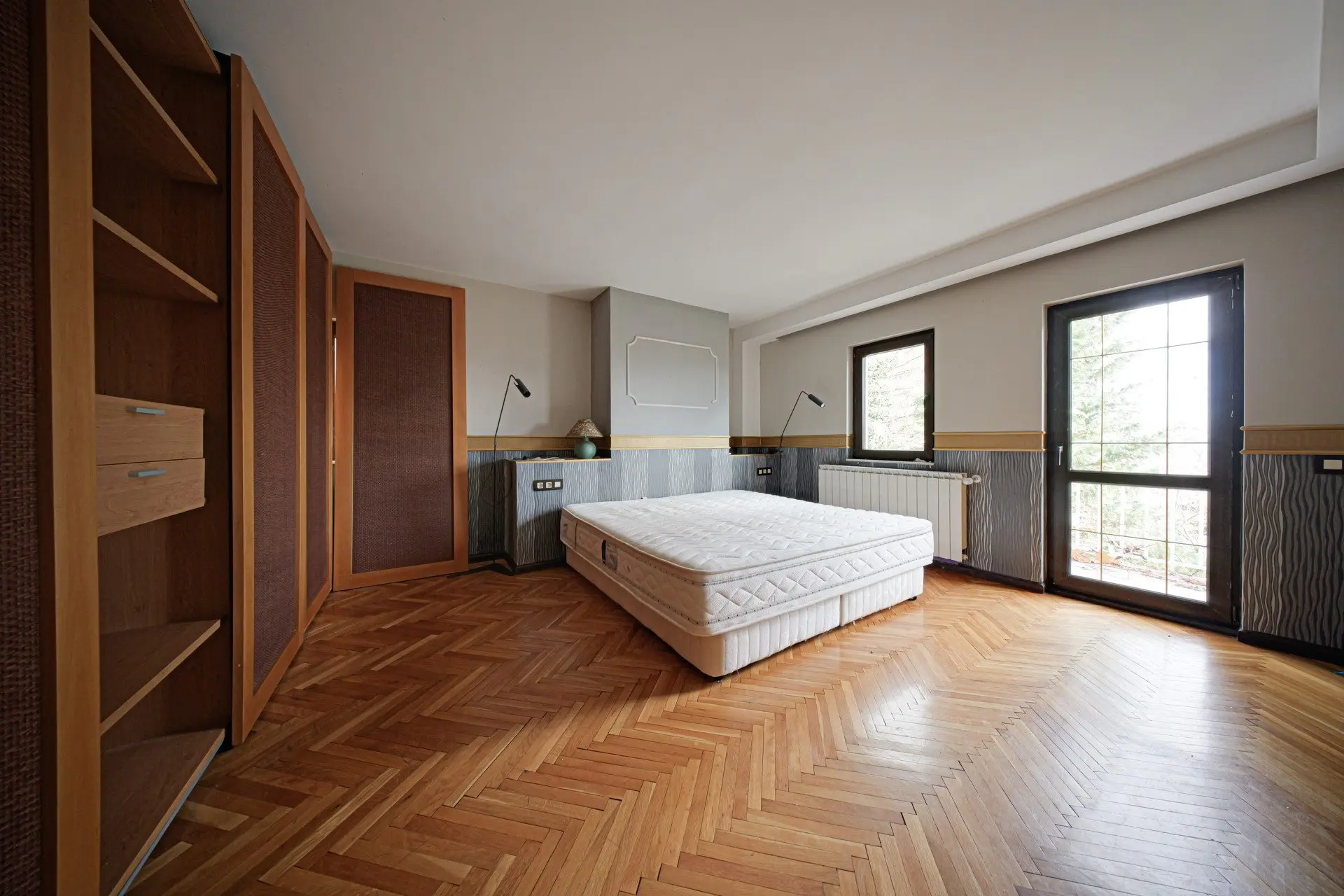 A cozy house with a beautiful yard and a perfect location in Dragalevtsi for sale