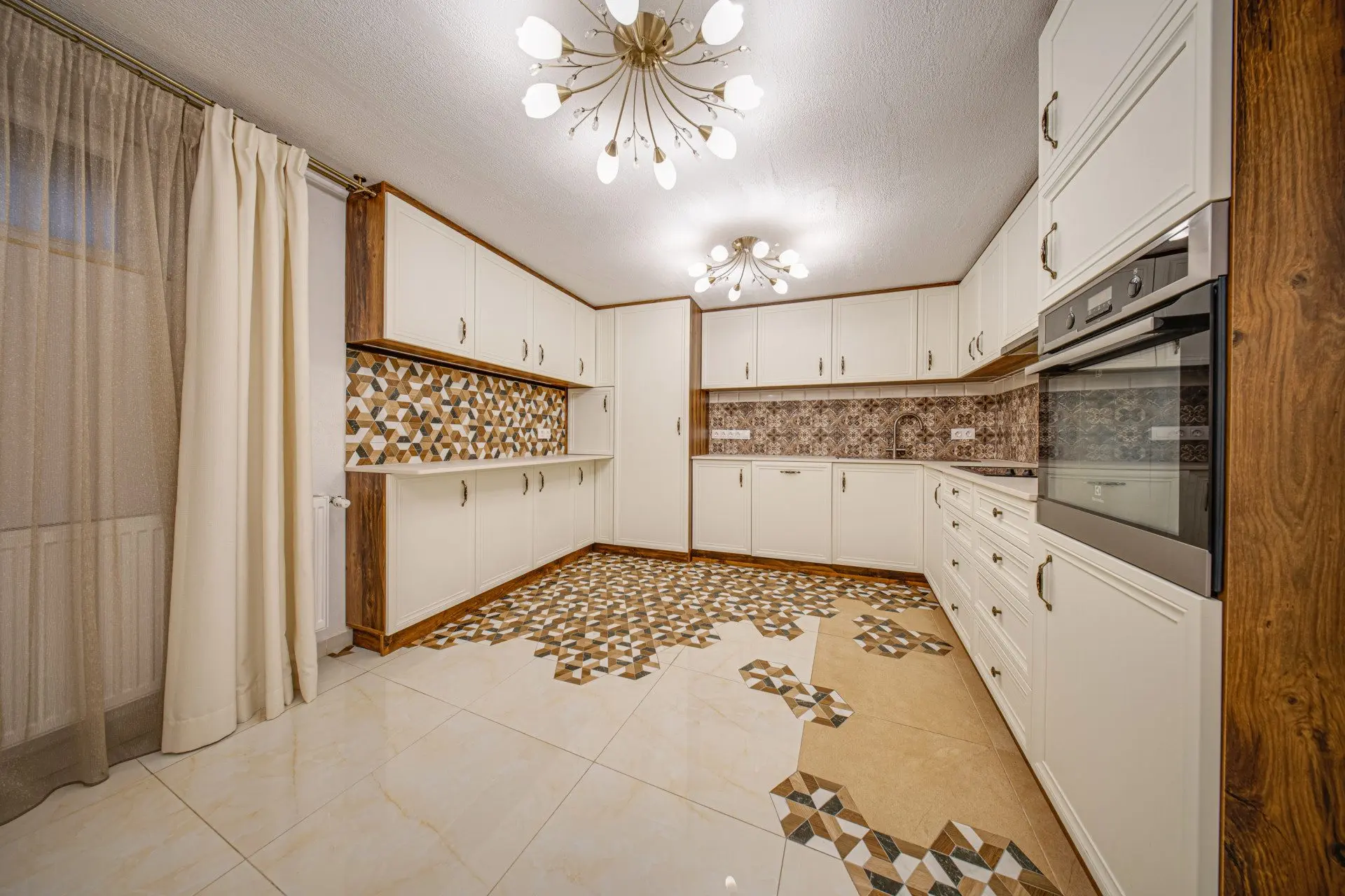 Fully renovated and partially furnished house in Oborishte for sale