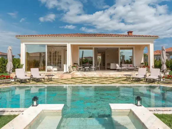 Luxurious villa with pool in Sunny Beach for sale