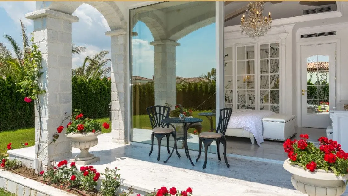 Luxurious four bedroom villa and pool in Sunny Beach for sale