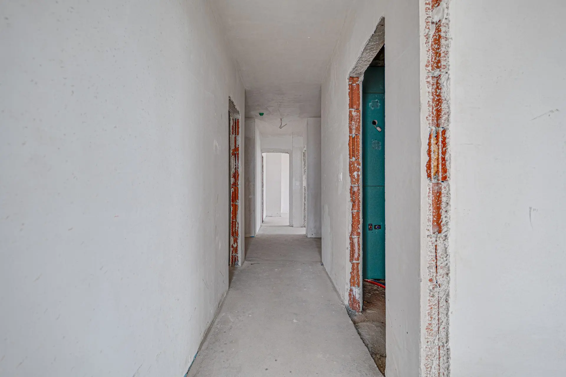 Three bedroom apartment in a luxury building next to Paradise Mall