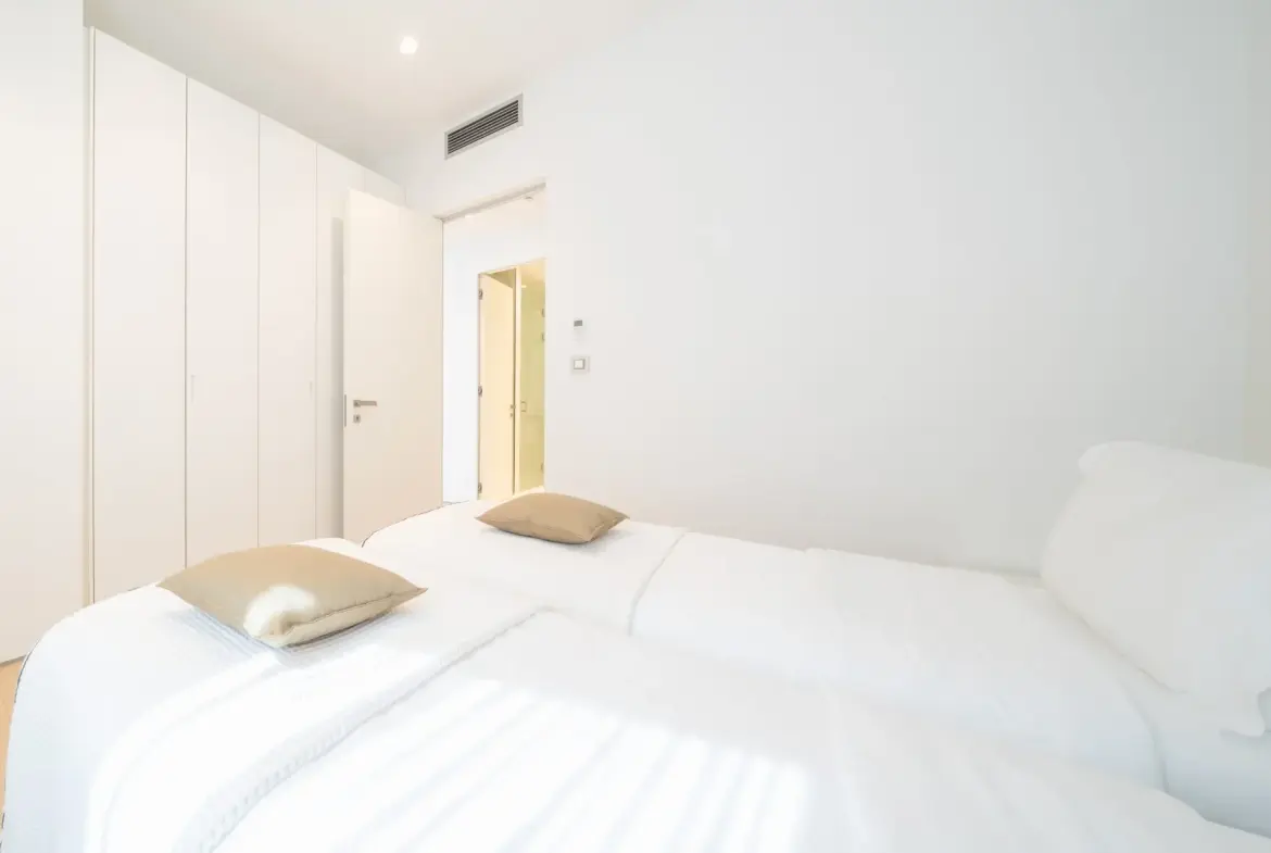 Seaside two-bedroom apartment