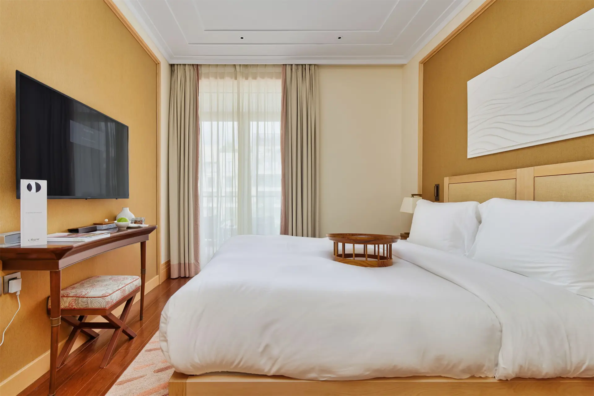 e3a7312e-2b10-4b5a-ad8a-6ef8bc8667a7 Three-bedroom apartment at Aqua residence available for sale