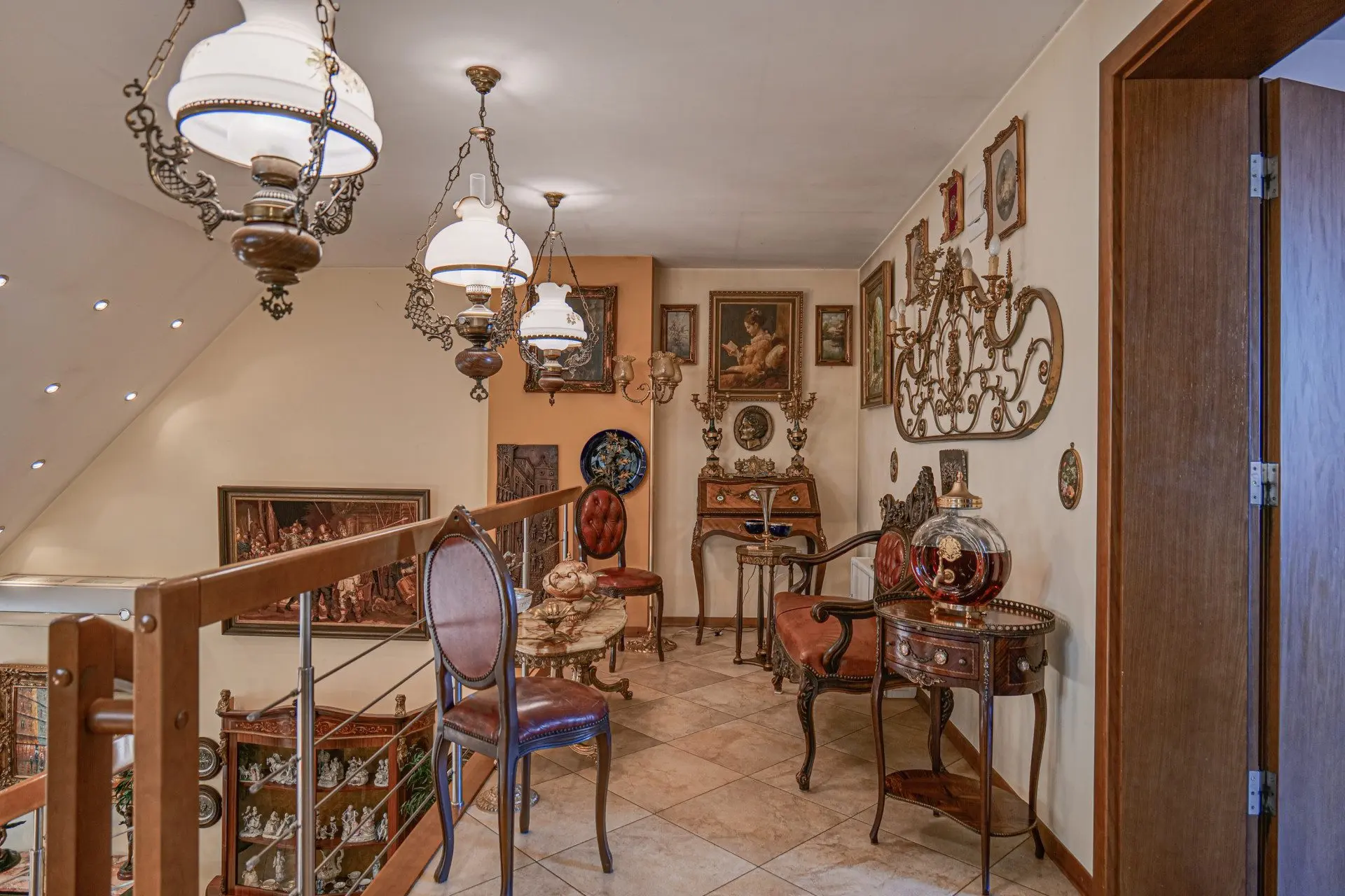 Aristocratic multi-room apartment with unique antiques in Mladost 1 for sale