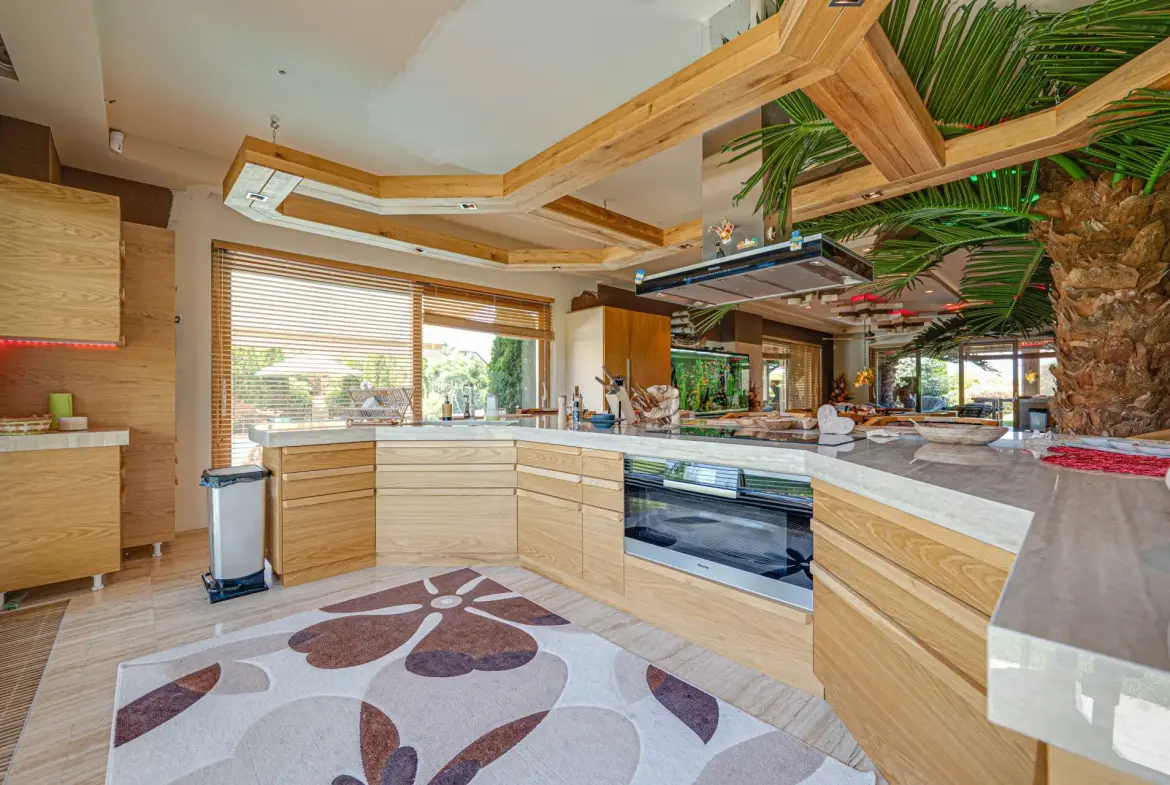 Exclusive residence for sale in the Kambanite district