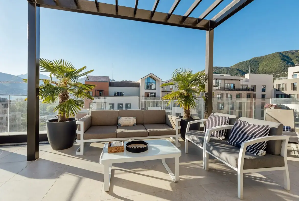Sea View Penthouse in Boka Place, Porto Montenegro