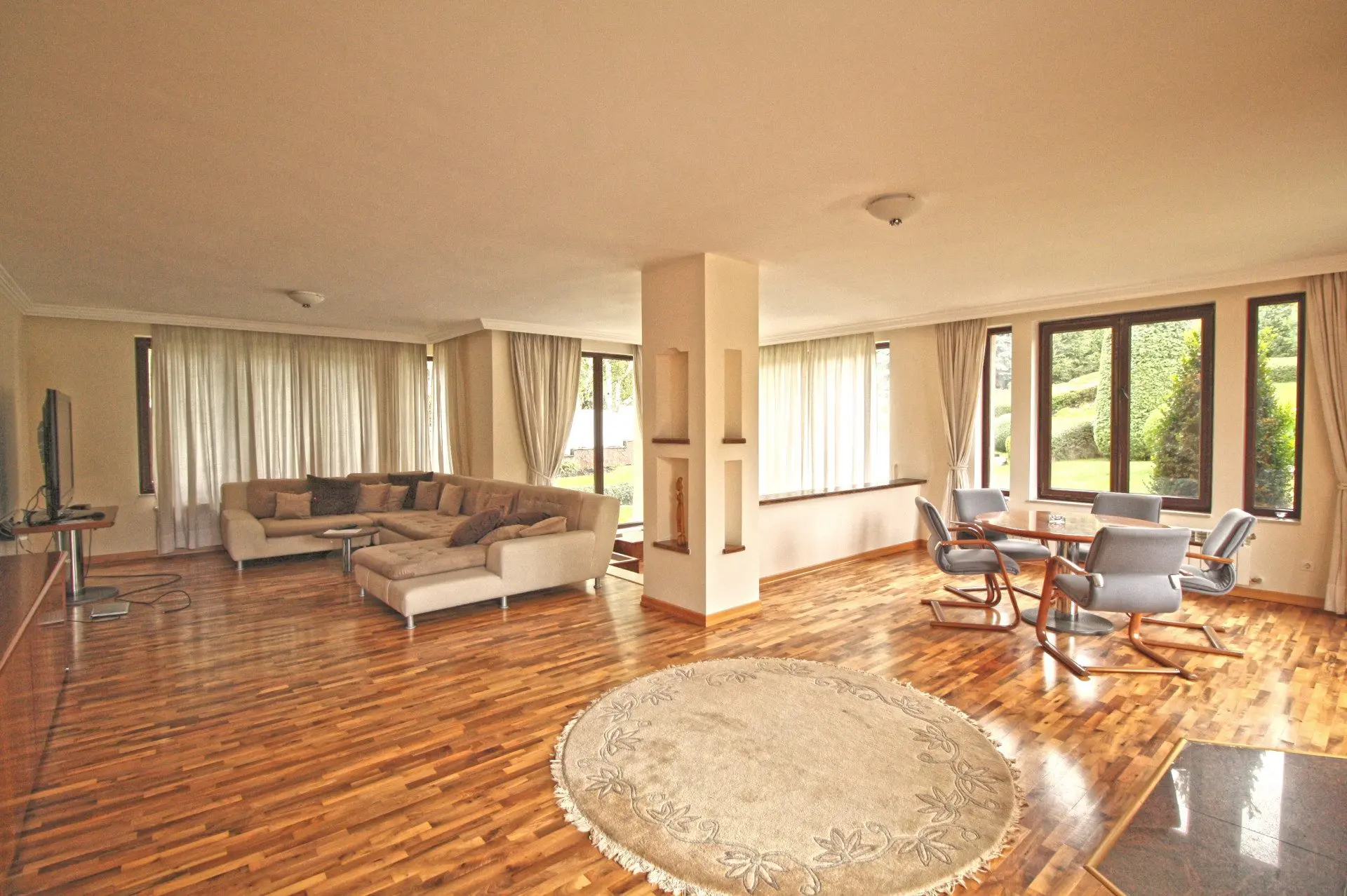 Spacious semi-furnished house in a gated community in Simeonovo.