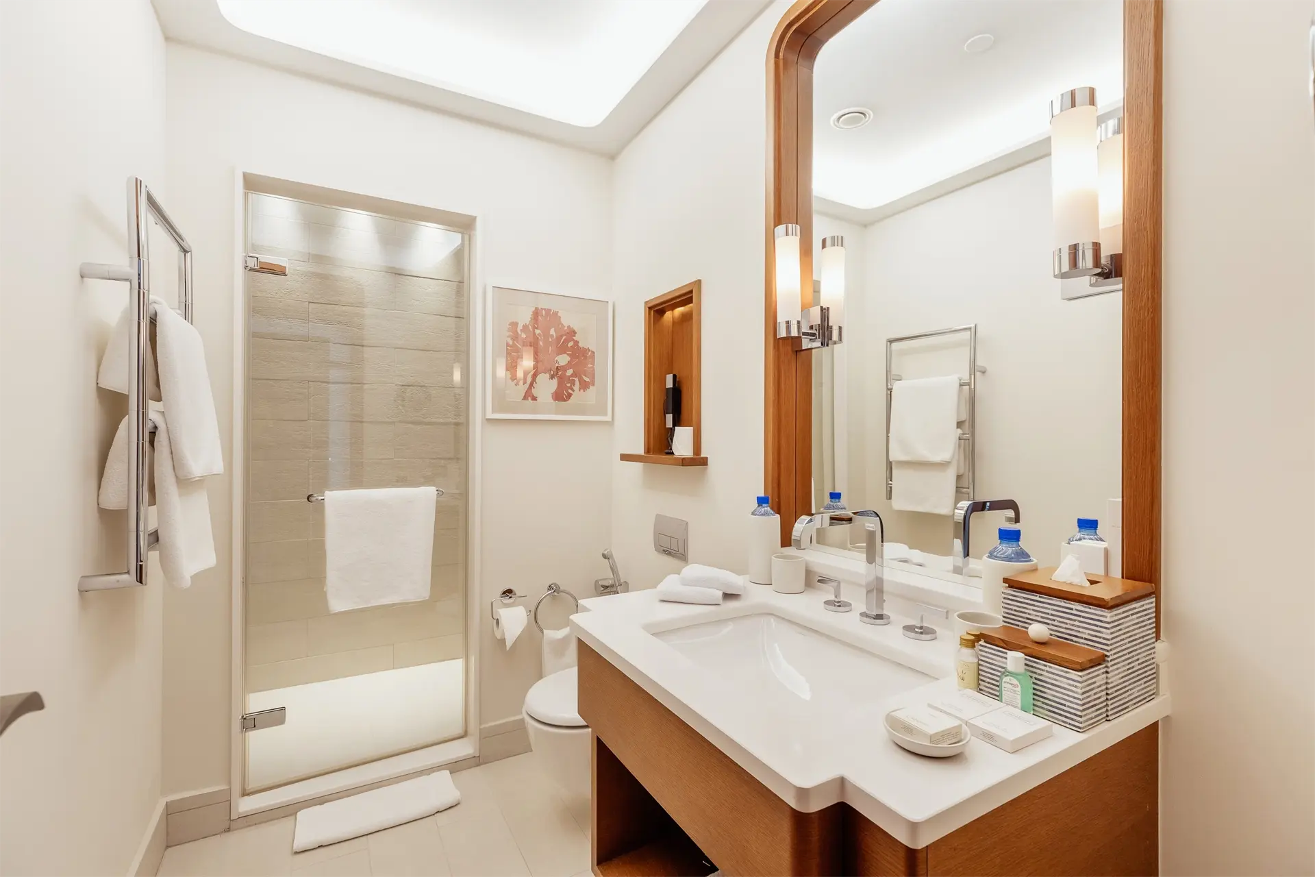 e9e4707fe3aa627aaa29312cd670e02e Luxurious penthouse within the Regent 5* hotel, Porto Montenegro