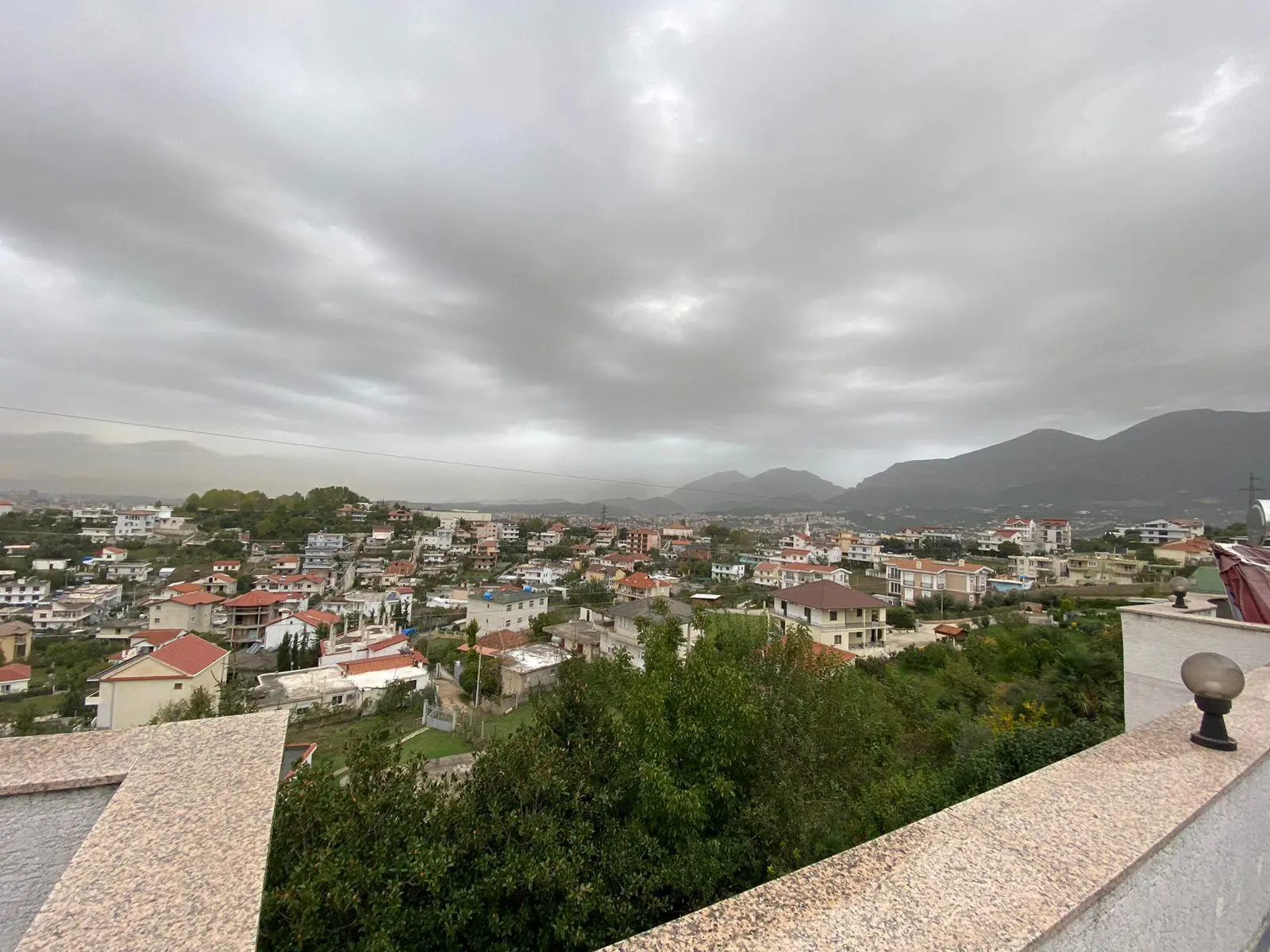 ea375d58-932f-4a57-b98a-a8e205aa69fc Villa with Land for Sale in Farkë e Vogël, Tirana