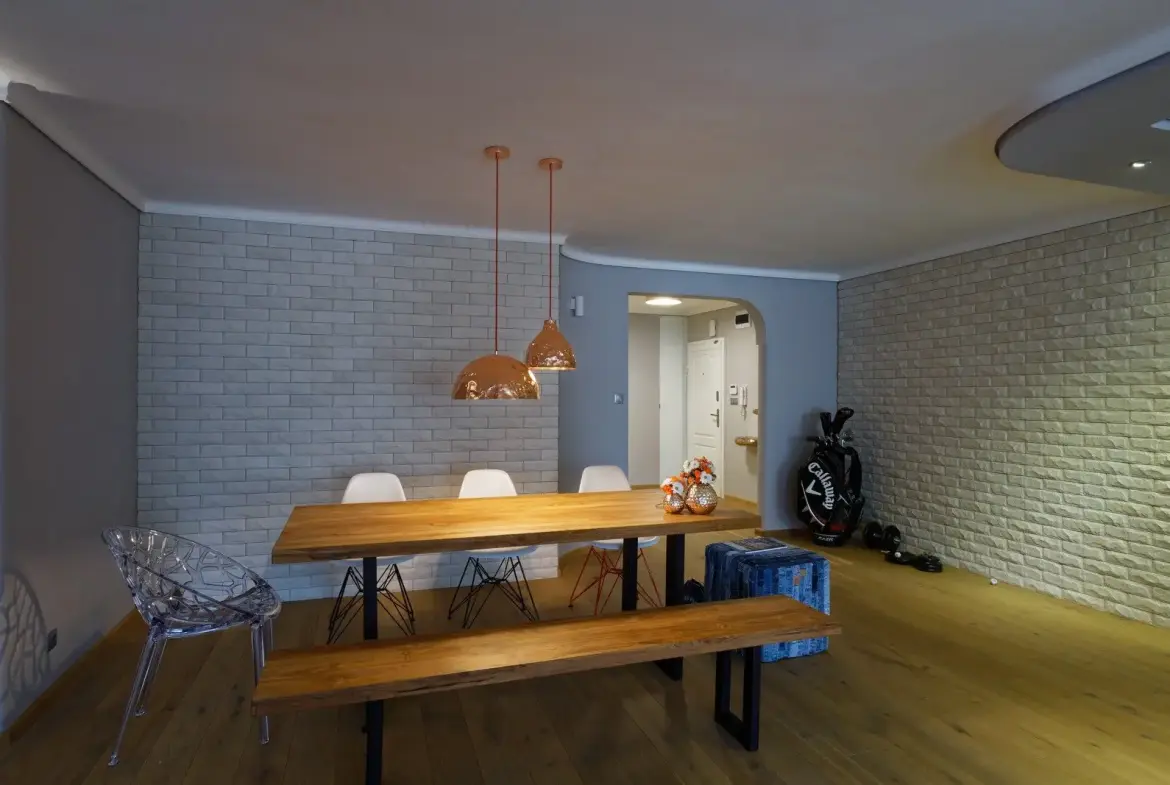 Spacious three-room apartment in Strelbishte for sale
