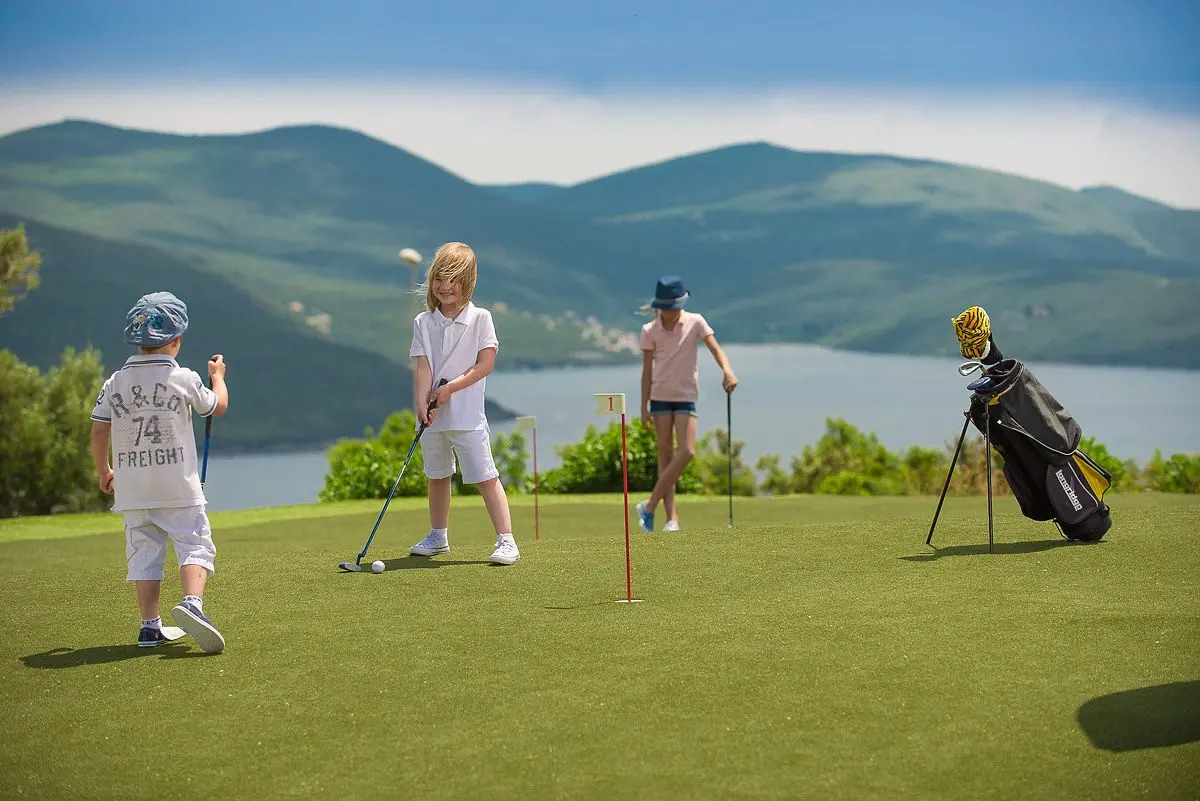 Prime Location Villa overlooking the first holes of the golf course and Adriatic Sea