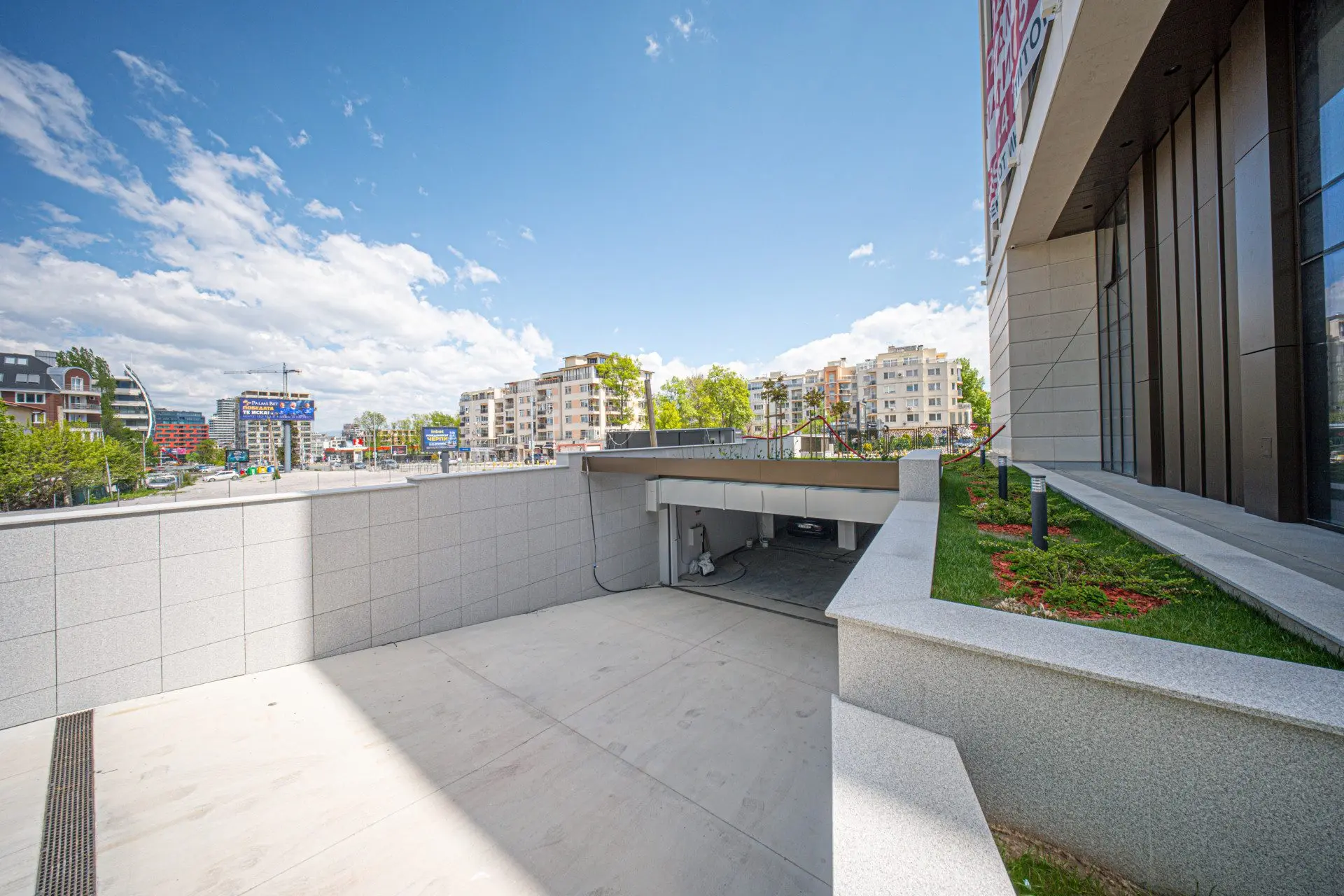 Office in a new elegant building on Cherni Vrah Blvd. for sale