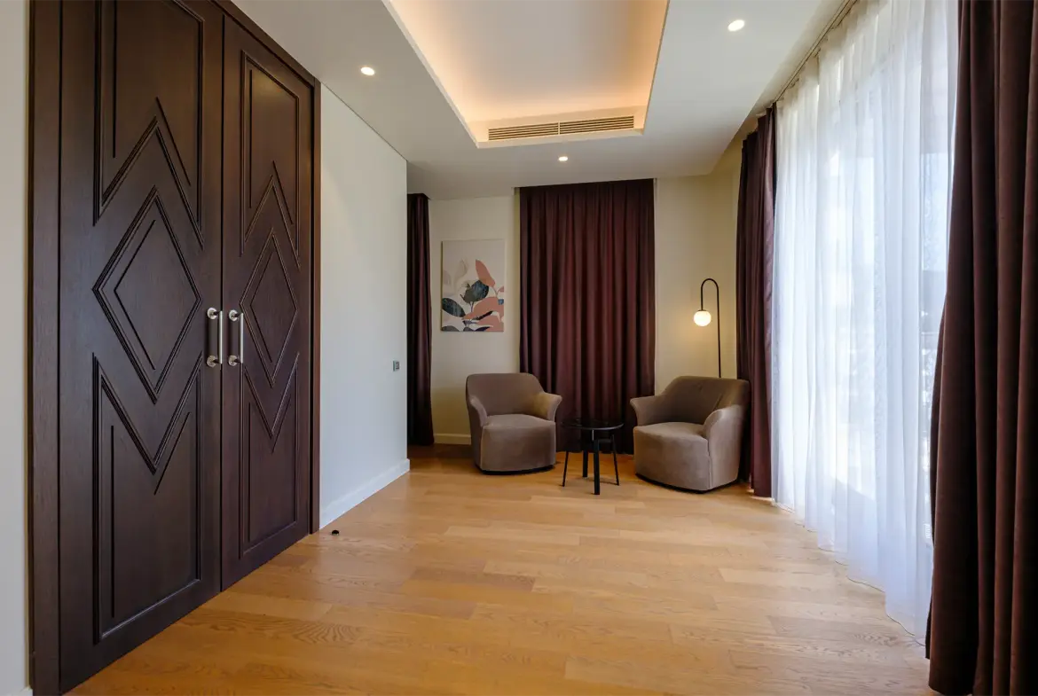 Luxurious 3-Bedroom Duplex with pool