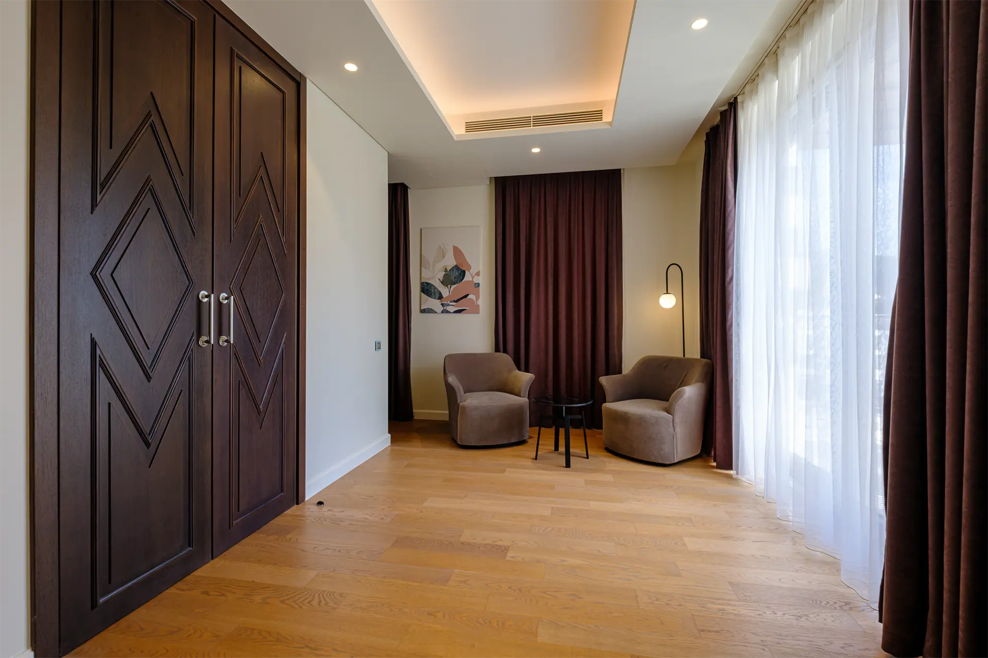 Luxurious 3-Bedroom Duplex with pool