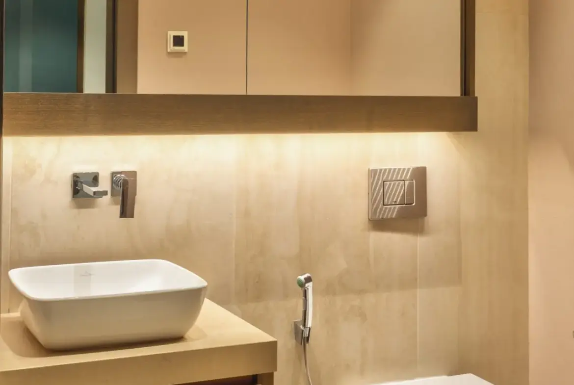 Spacious and modern three-bedroom apartment in Marina Residences