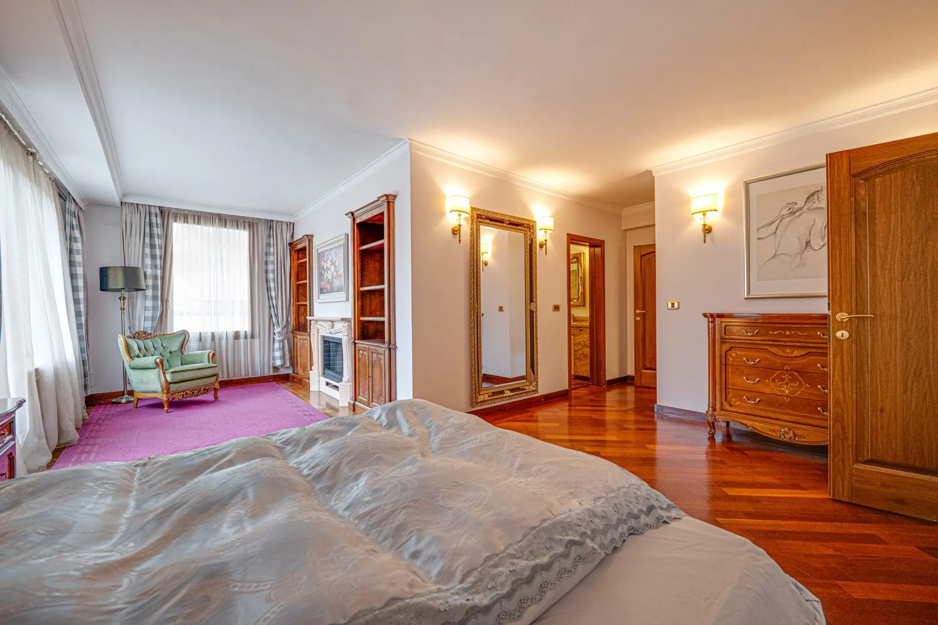 Impressive classic three-bedroom apartment in Manastirski Livadi-West district for sale