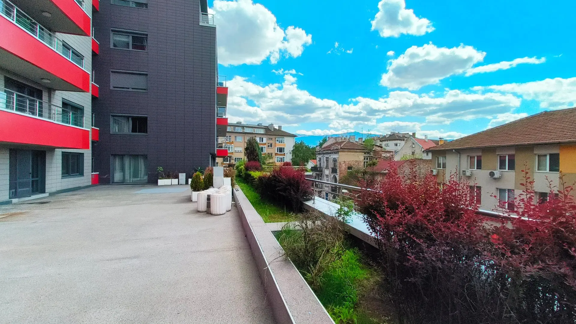 Spacious and fully furnished new apartment in the central part of Sofia