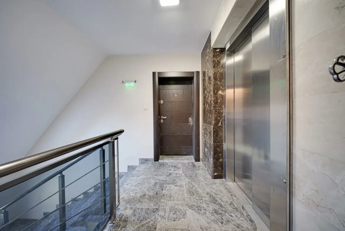 Penthouse with a panoramic terrace next to the National Palace of Culture for sale