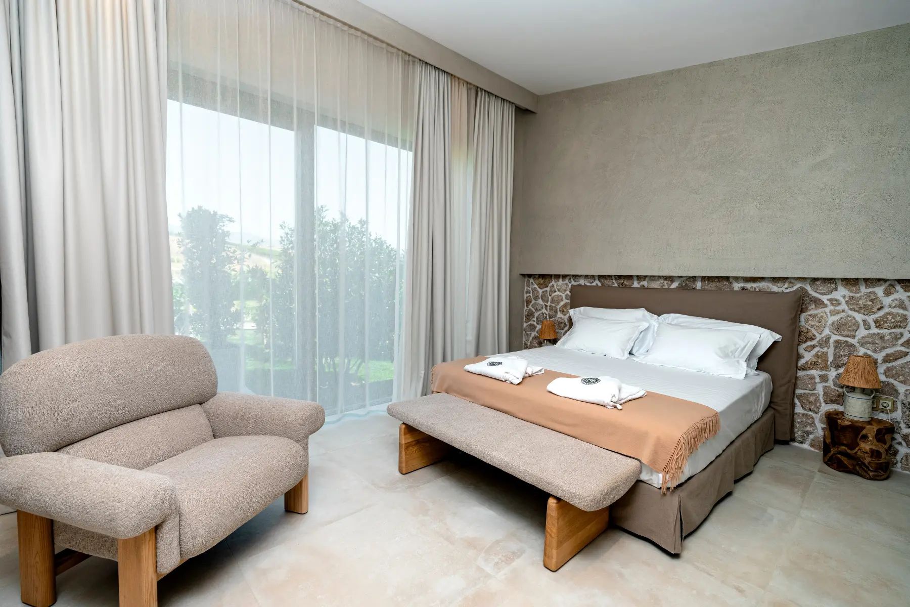 Holiday house with a pool of the area in city Melnik
