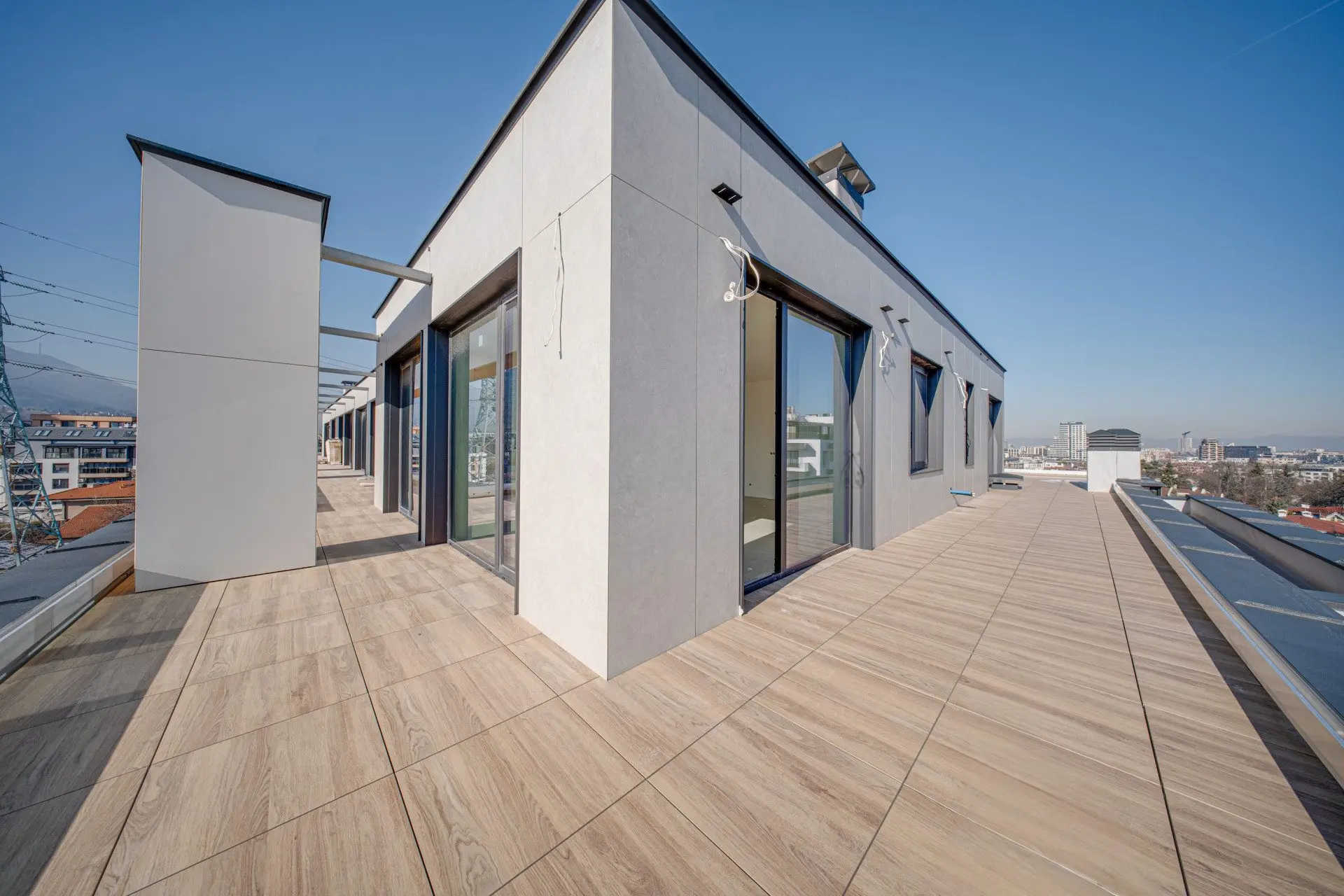 ed0211e63a4019aa9543c4421408e80b Penthouse with panoramic views in a new luxury building in Krastova Vada for sale