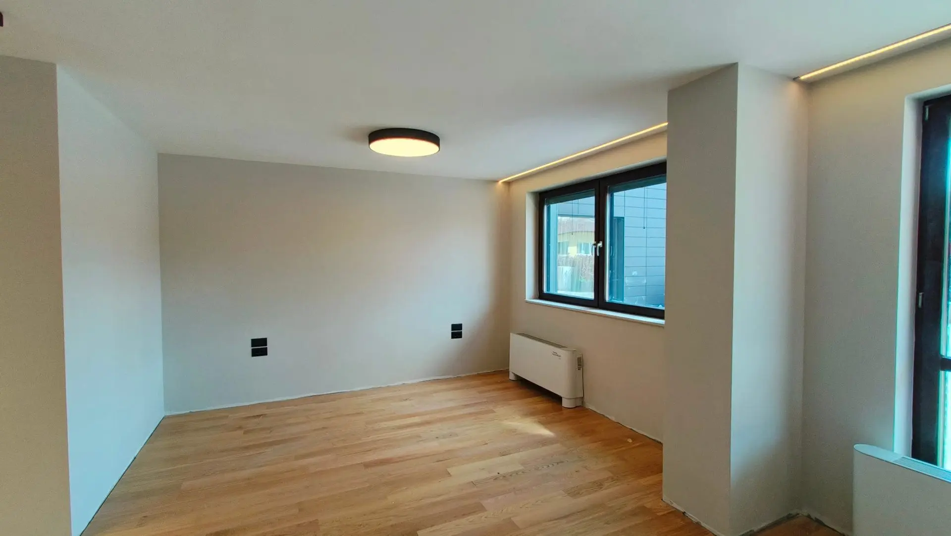 Spacious and fully furnished new apartment in the central part of Sofia
