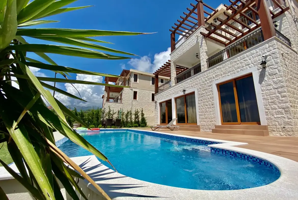 Exceptional four bedrooms villa