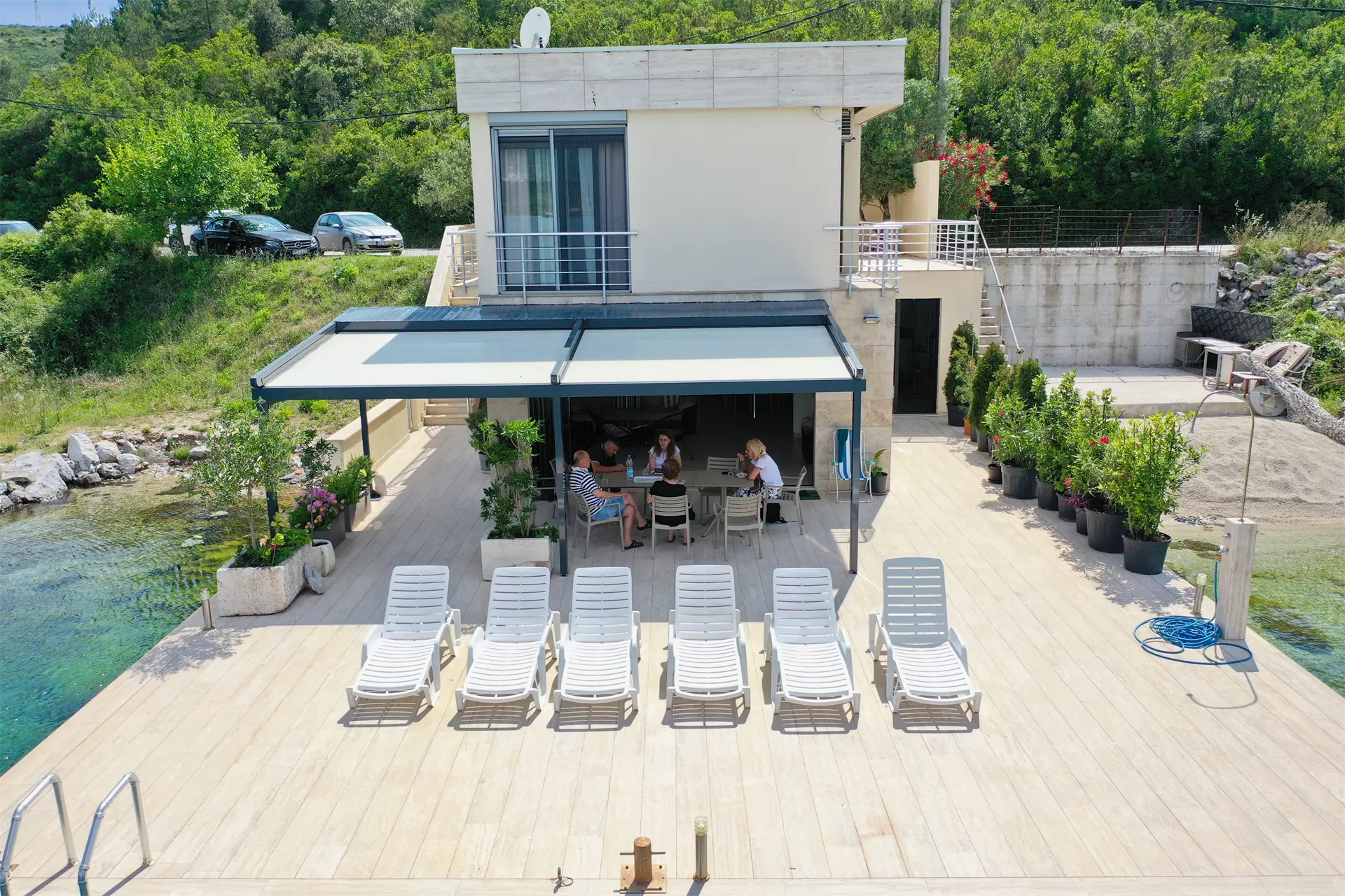 Villa first line to the sea