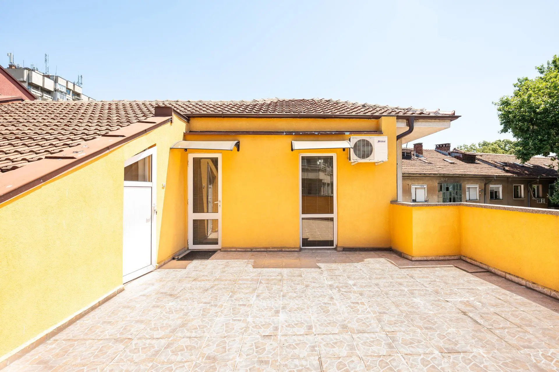 Exceptional standalone multifunctional building with outstanding investment potential in Sadiyski district, Plovdiv