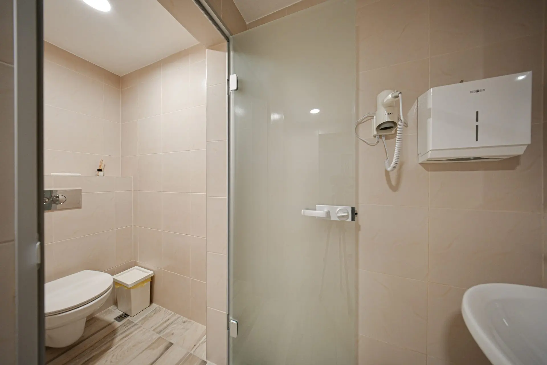 Spacious commercial premises located on two levels in Boyana for sale