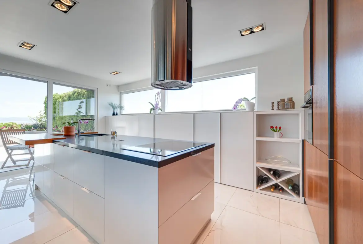 Remarkable multi-bedroom penthouse with panoramic views in Lozenets
