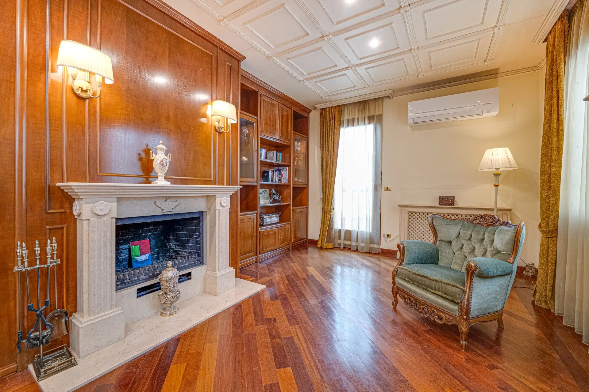 Impressive classic three-bedroom apartment in Manastirski Livadi-West district for sale