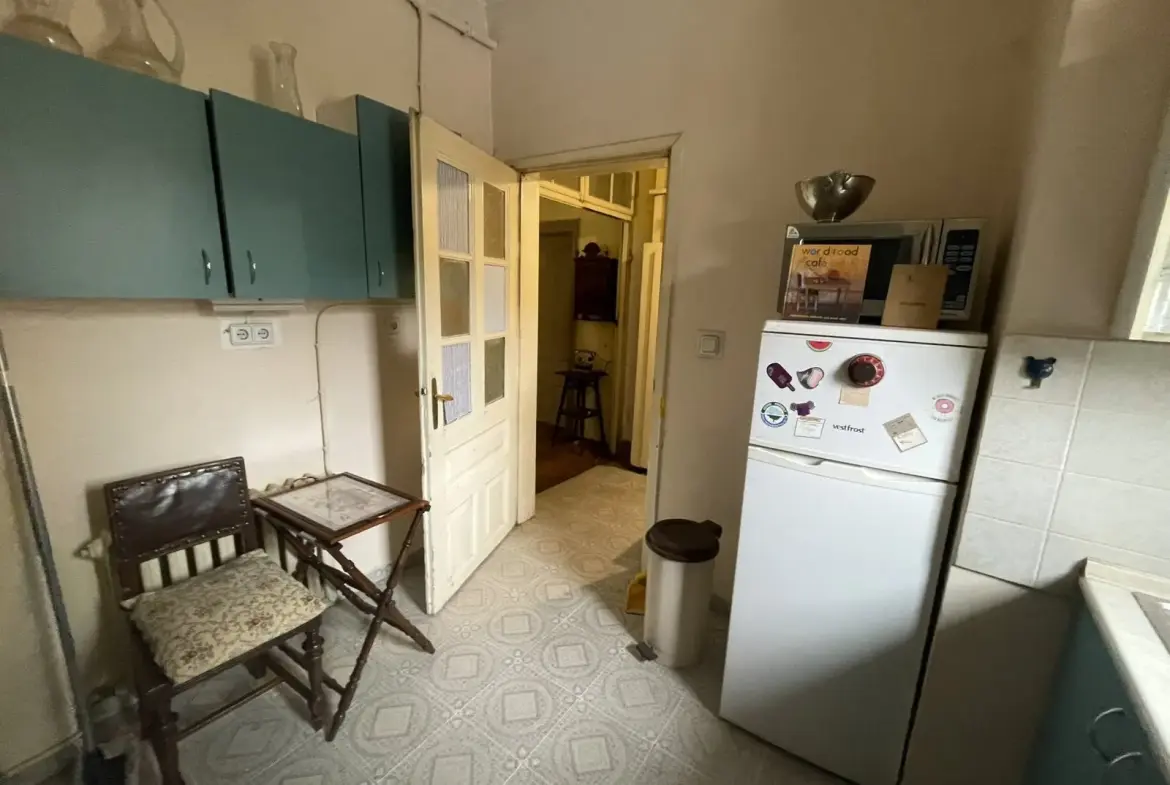 Spacious floor of an aristocratic house in the ideal center of Sofia for sale