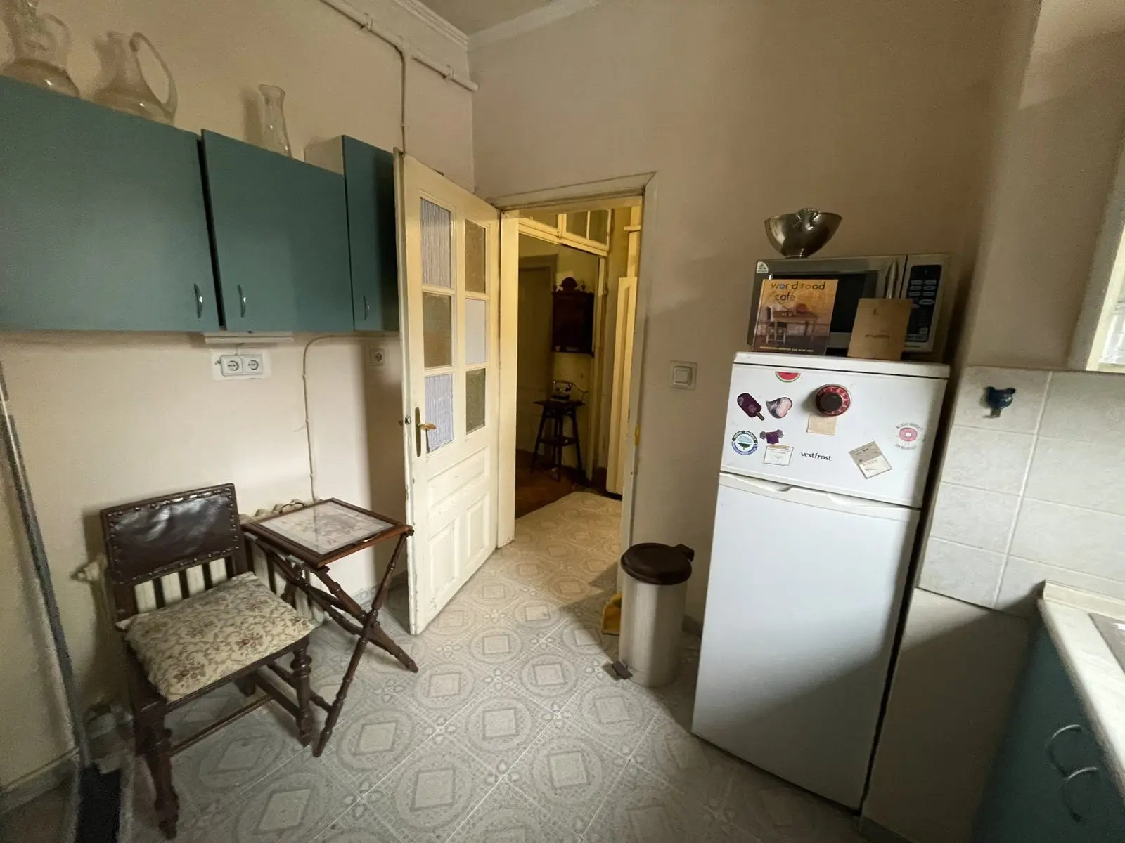 Spacious floor of an aristocratic house in the ideal center of Sofia for sale