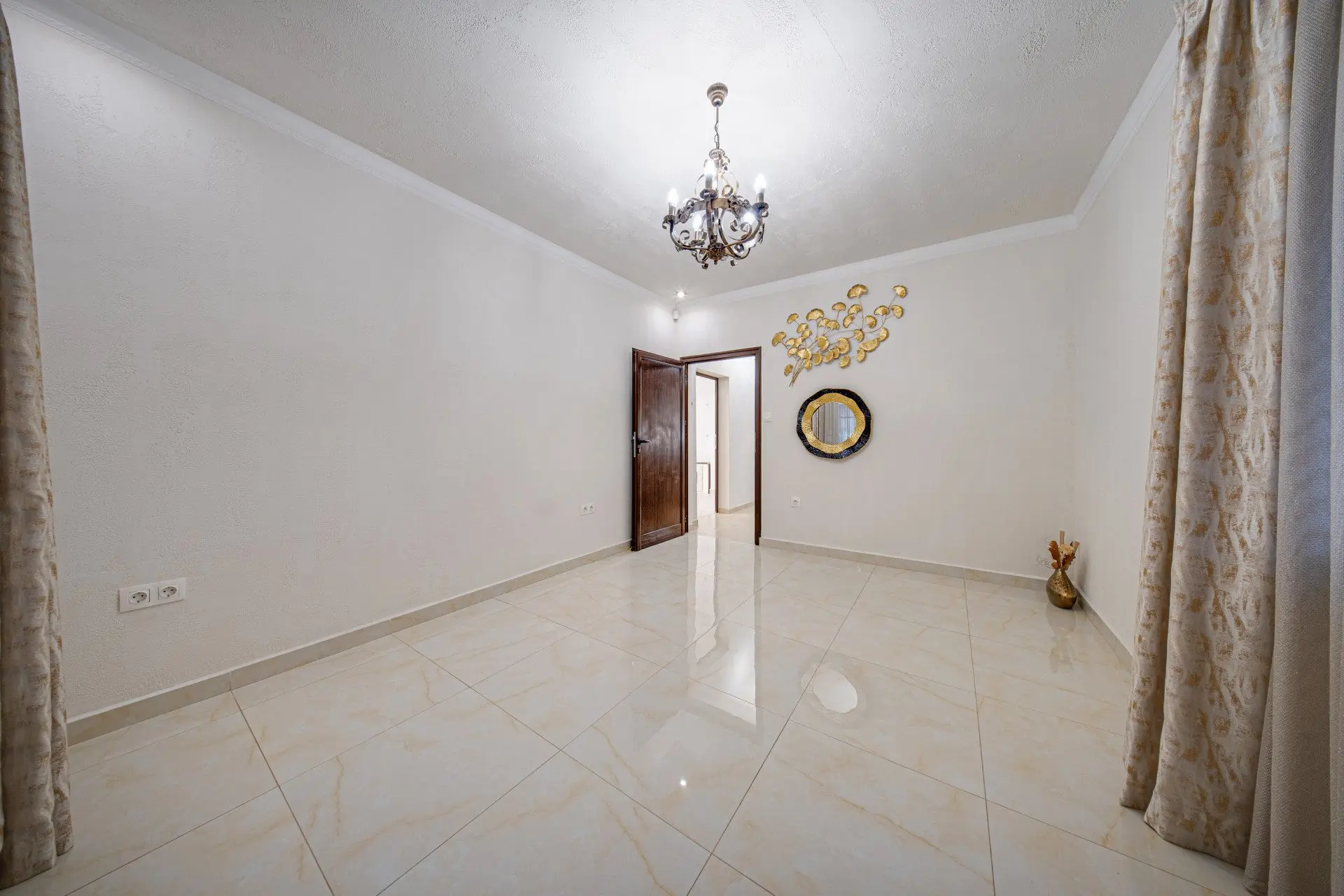 Fully renovated and partially furnished house in Oborishte for sale