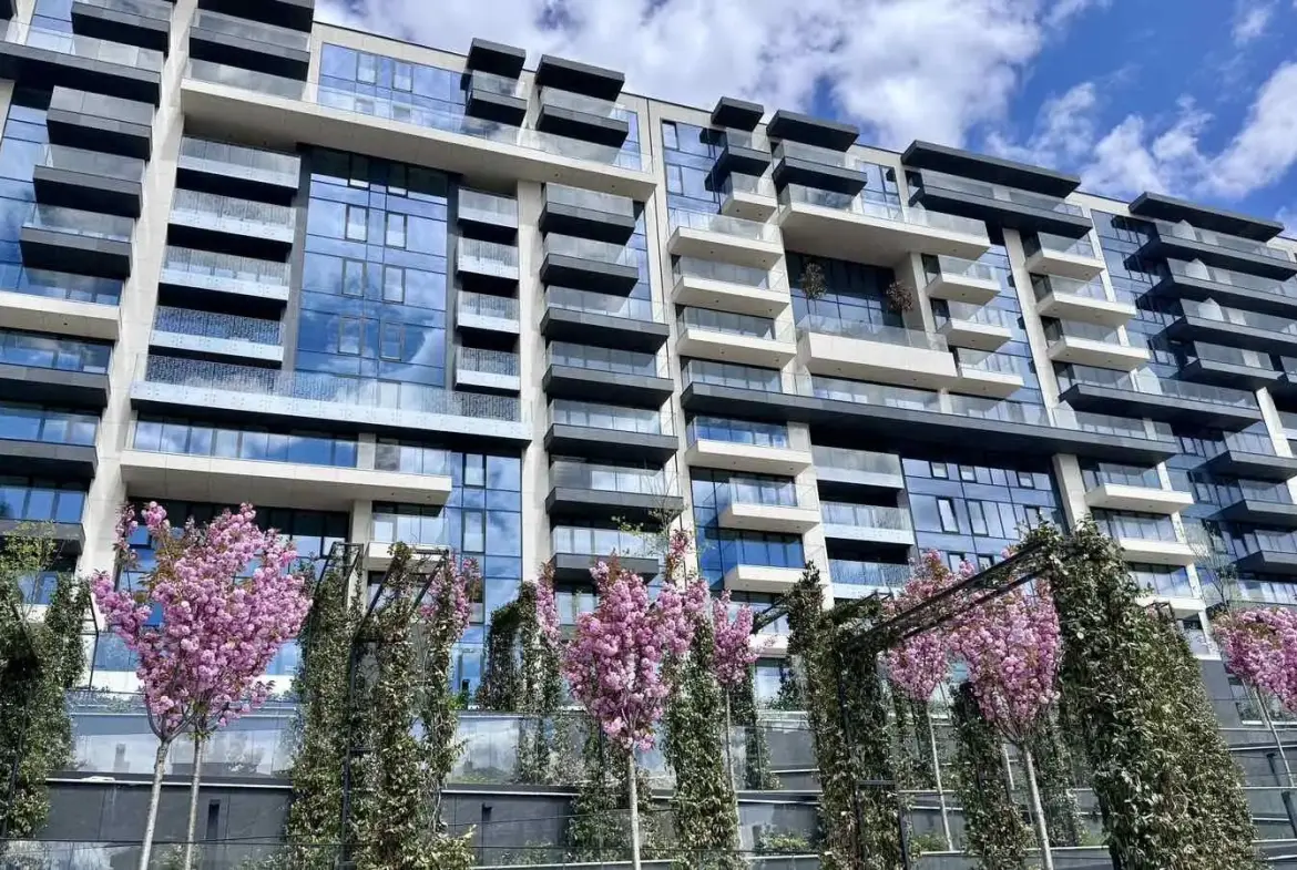 Four-bedroom apartment in a first-class complex next to a park
