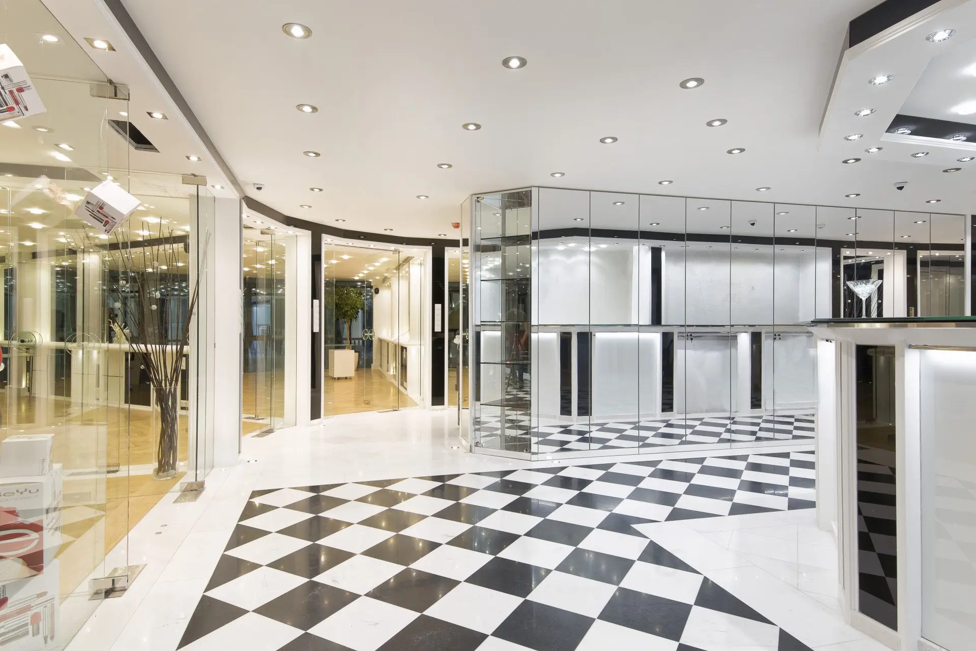 f50603e5c3539124fb58dcb983590fa1 Spacious floor of a business building located in Hadji Dimitar district