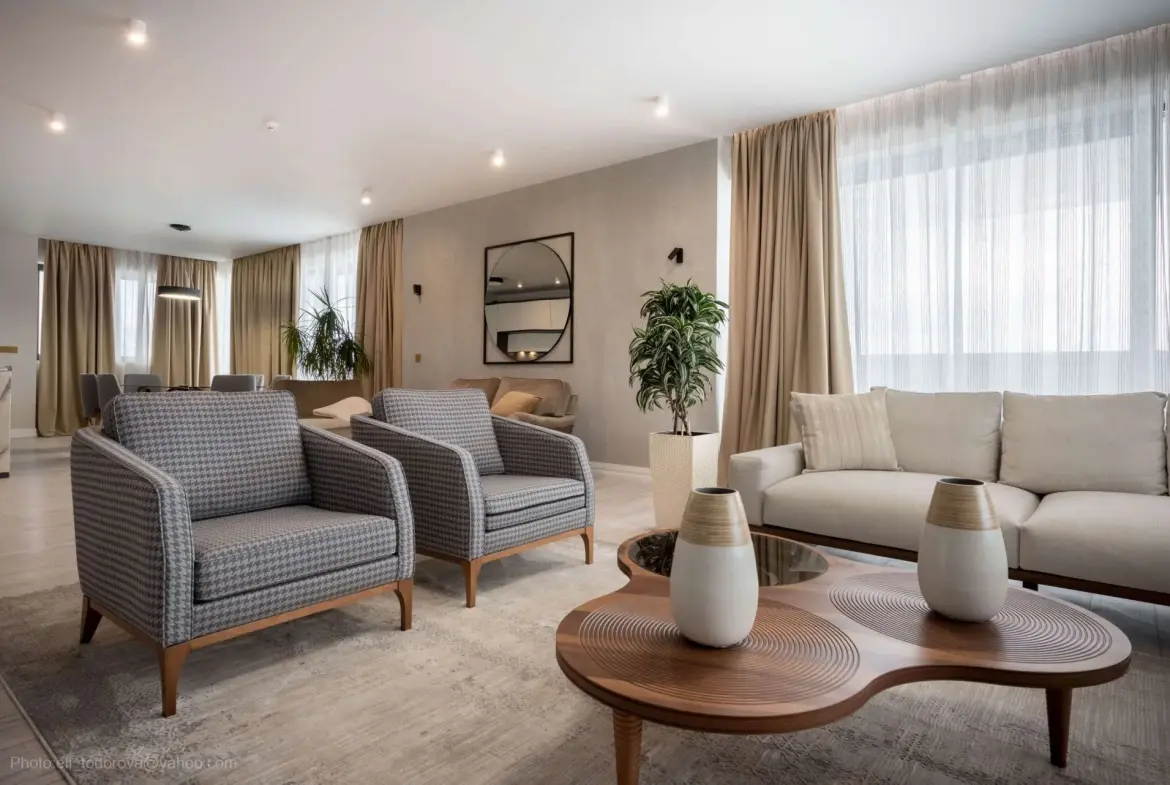 Luxury apartment next to the beach with a sea view