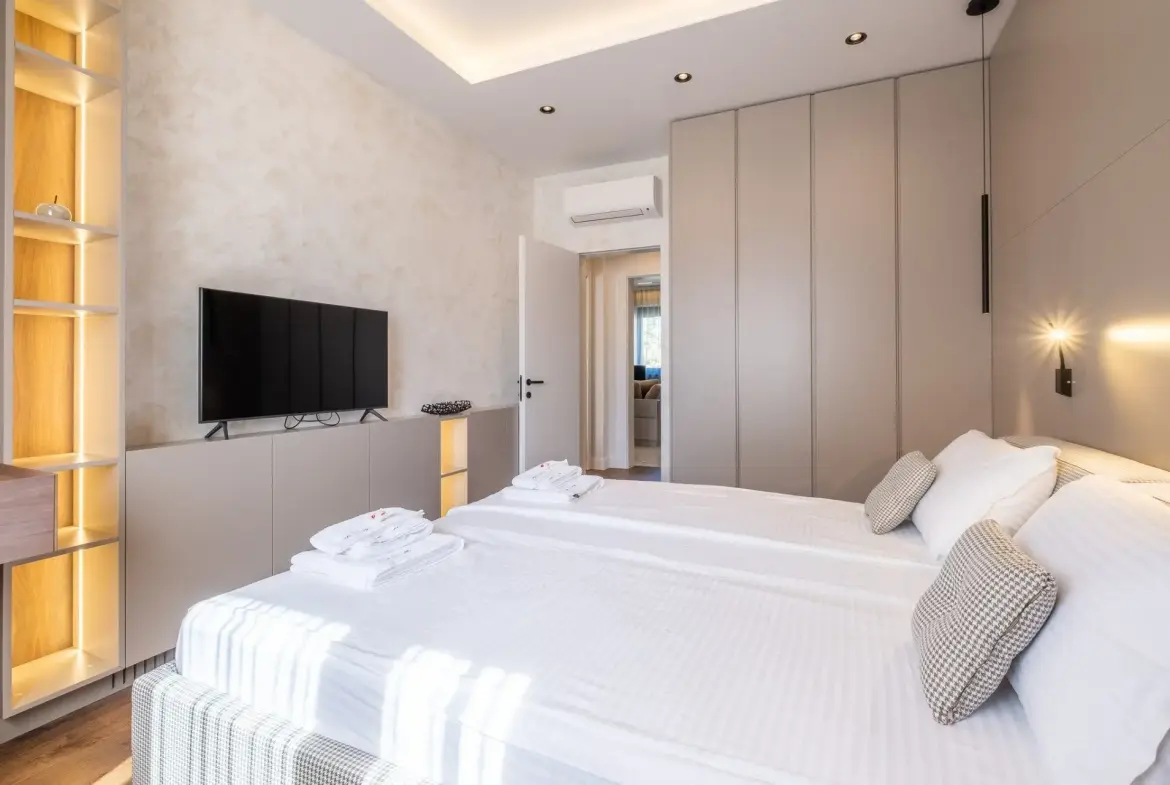 Elegant panoramic apartment on Tsar Osvoboditel Blvd