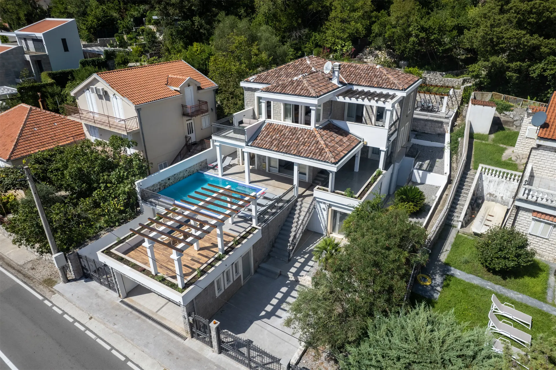 Four bedrooms villa Boka Bay