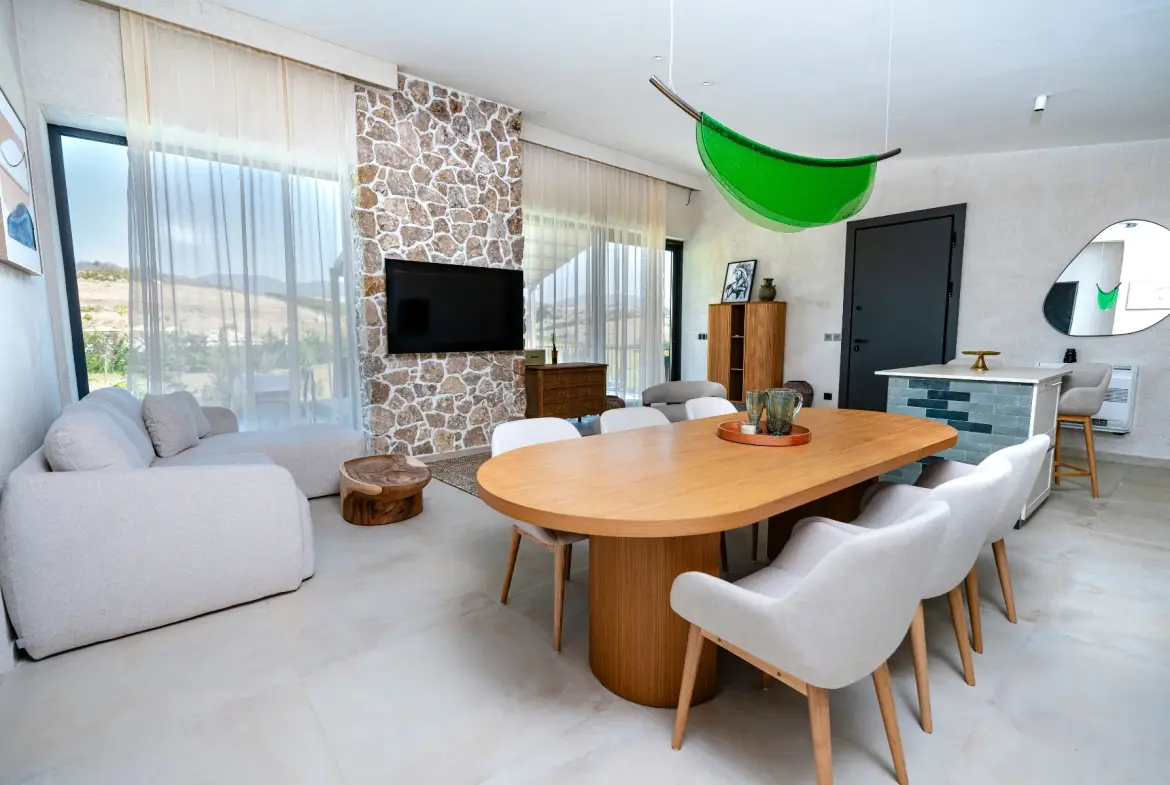 Holiday house with a pool of the area in city Melnik