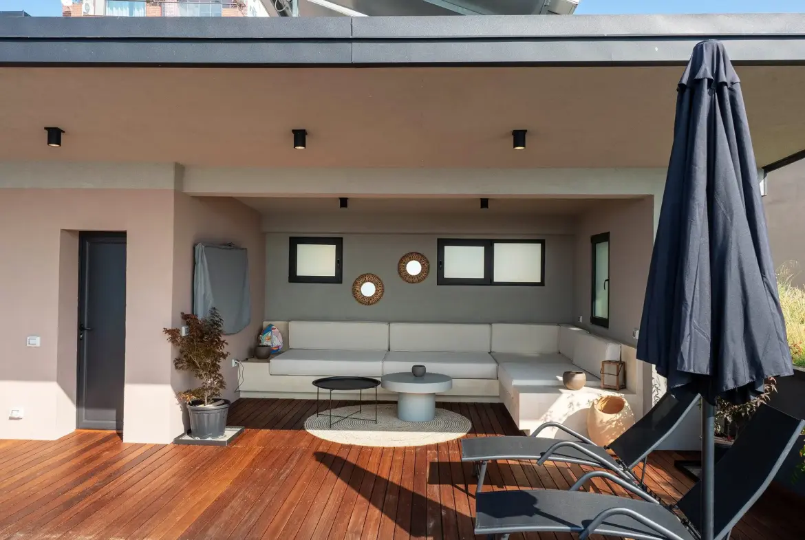 Penthouse with an infinity pool and a view of Marina Port Sozopol
