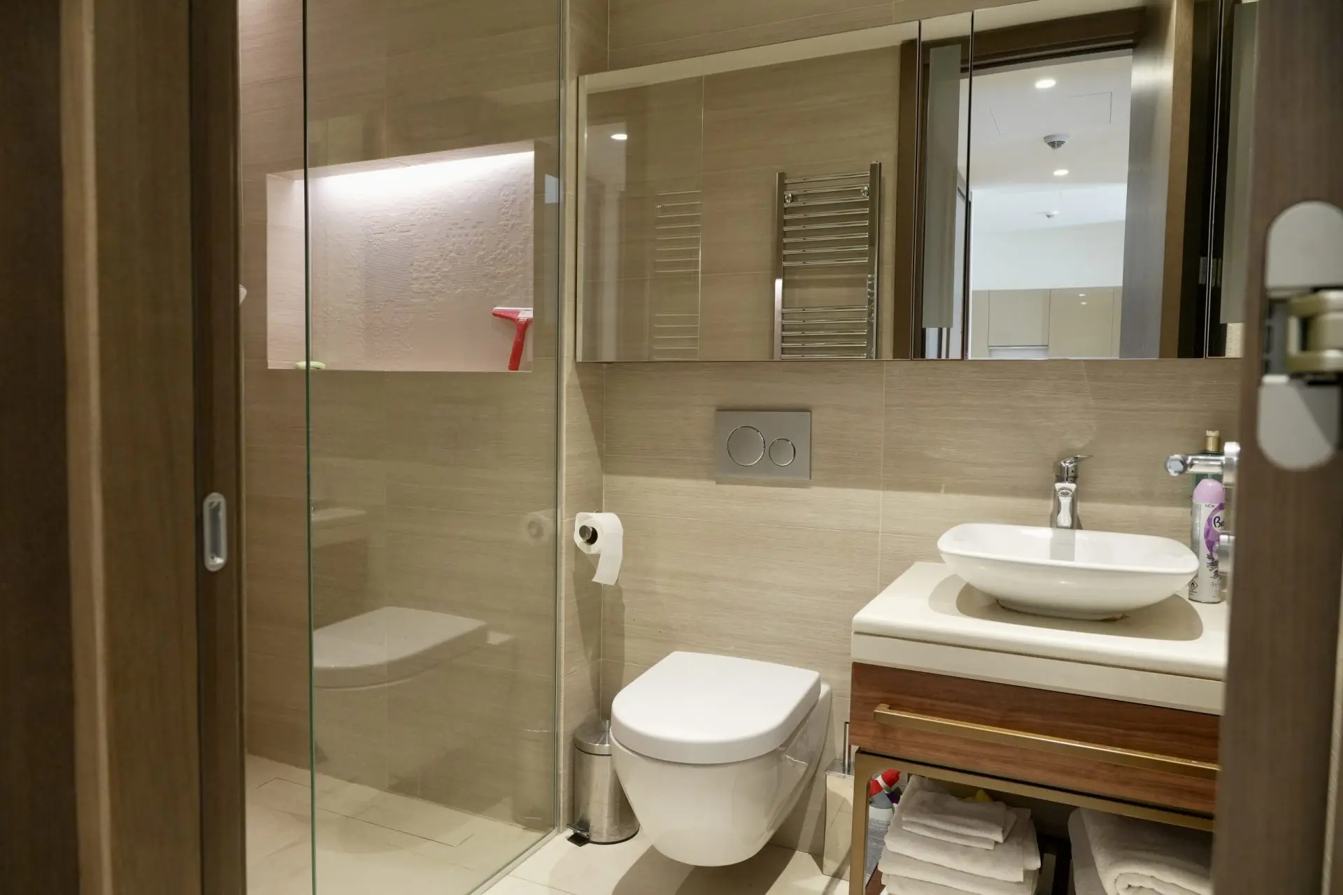 Luxury furnished 1bdr Apartment, with direct access to a swimming pool