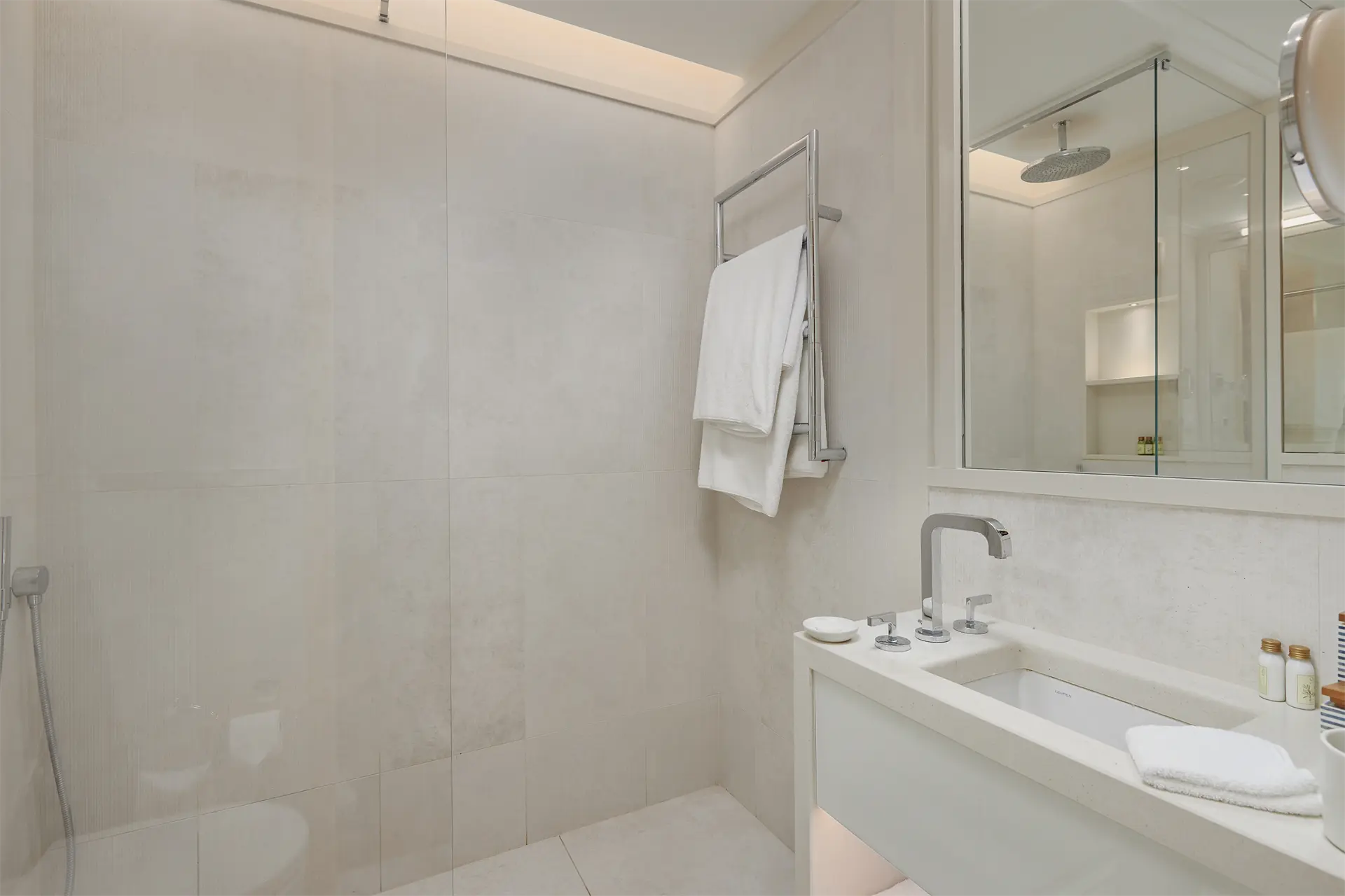 Three-bedroom apartment available at Baia Residence, Porto Montenegro