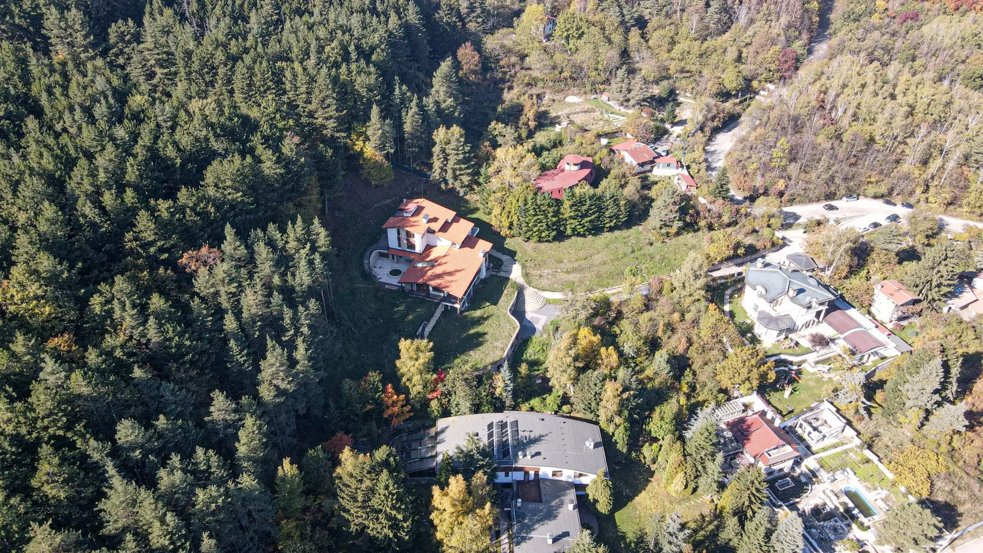 Five-acre plot with a house in a prestigious location in Dragalevtsi district