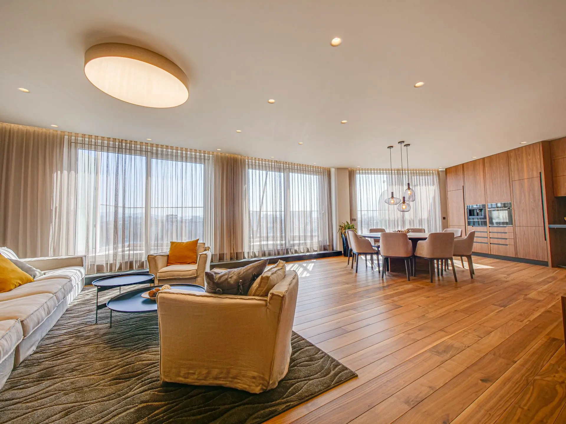 Magnificent three-bedroom apartment with a double garage in the Iztok district for sale