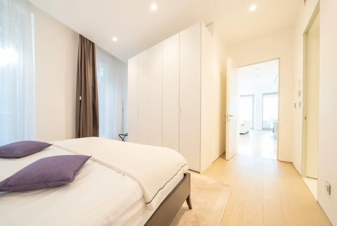 Seaside two-bedroom apartment
